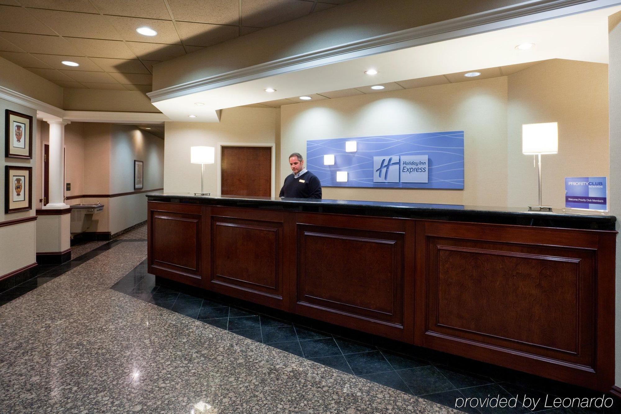 Hotel Express & Minneapolis-downtown Convention Center By Ihg